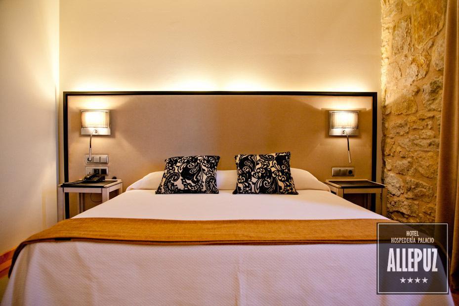 Hospederia Palacio De Allepuz Hotel Room photo