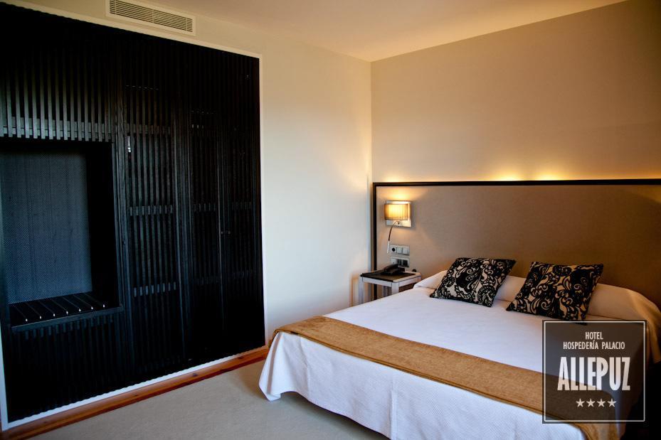 Hospederia Palacio De Allepuz Hotel Room photo